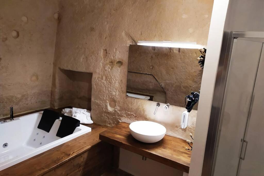Fornaci 46 Sassi Con Idromassaggio Matera Exterior photo